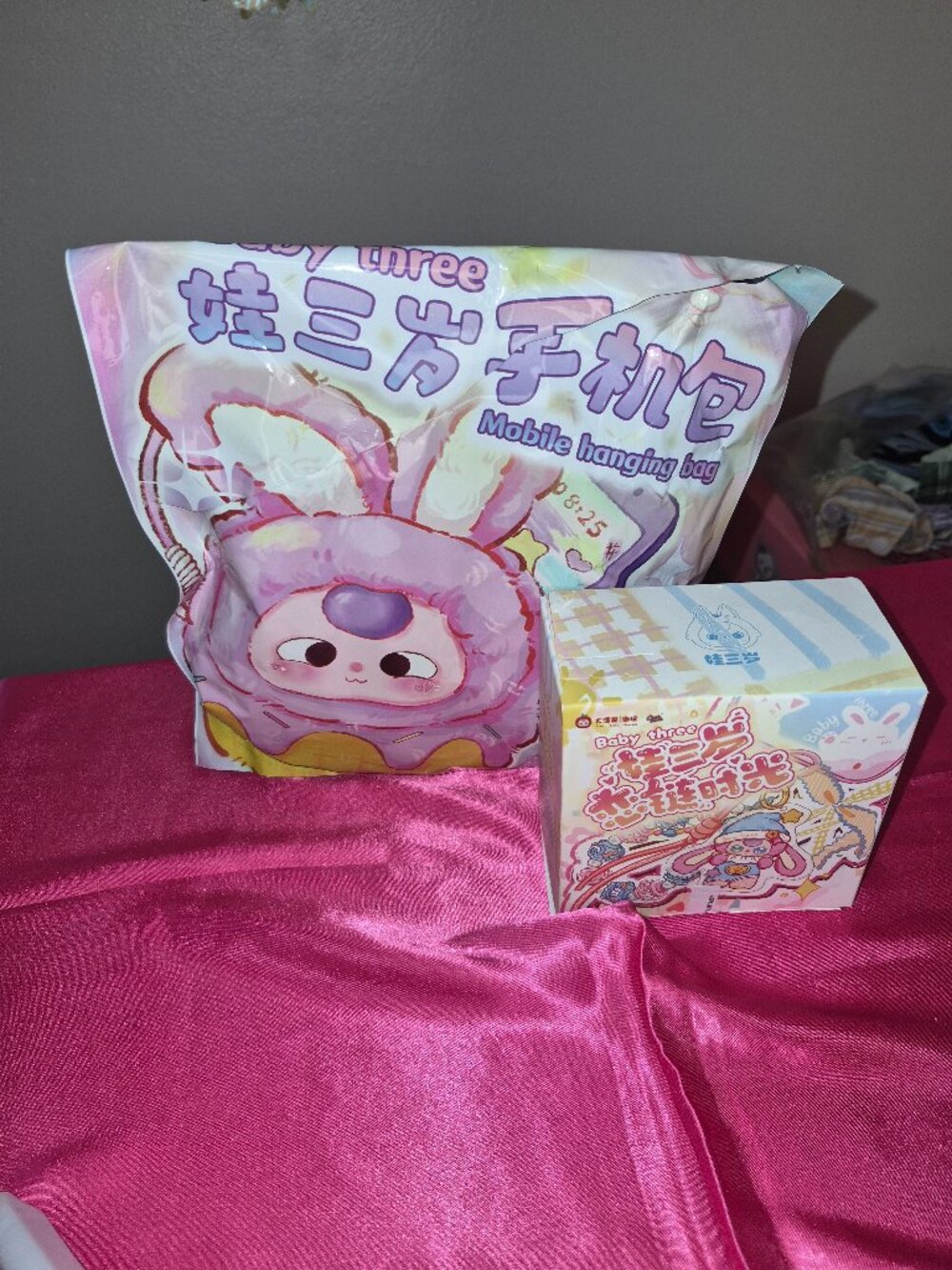 Baby Three Mobile hanging bag + bag charm.